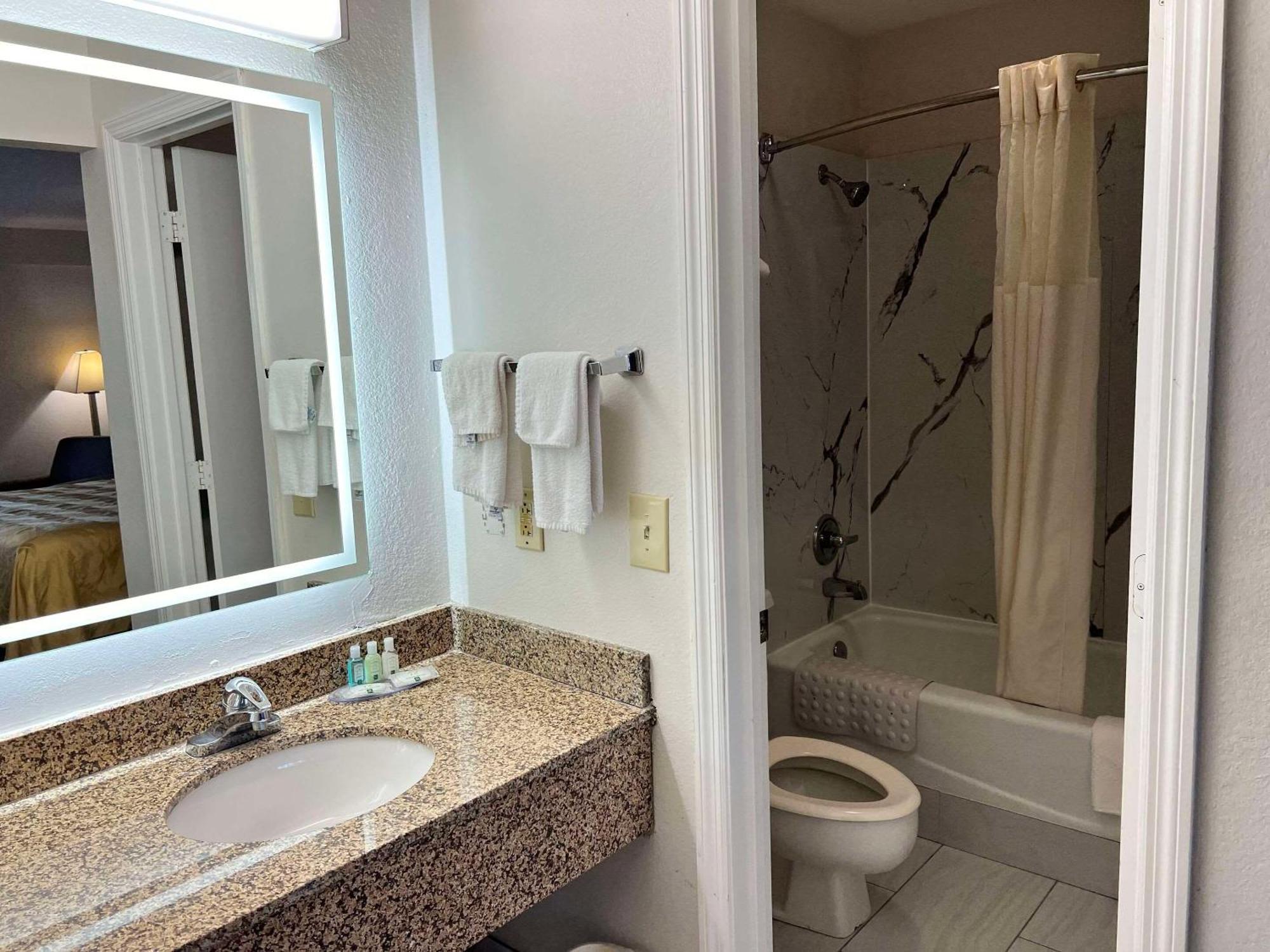 Quality Inn Manning I-95 מראה חיצוני תמונה